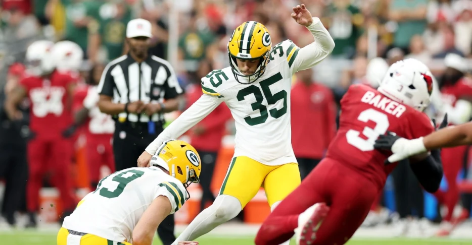 Lucas Havrisik stands alone in Packers history after massive kick