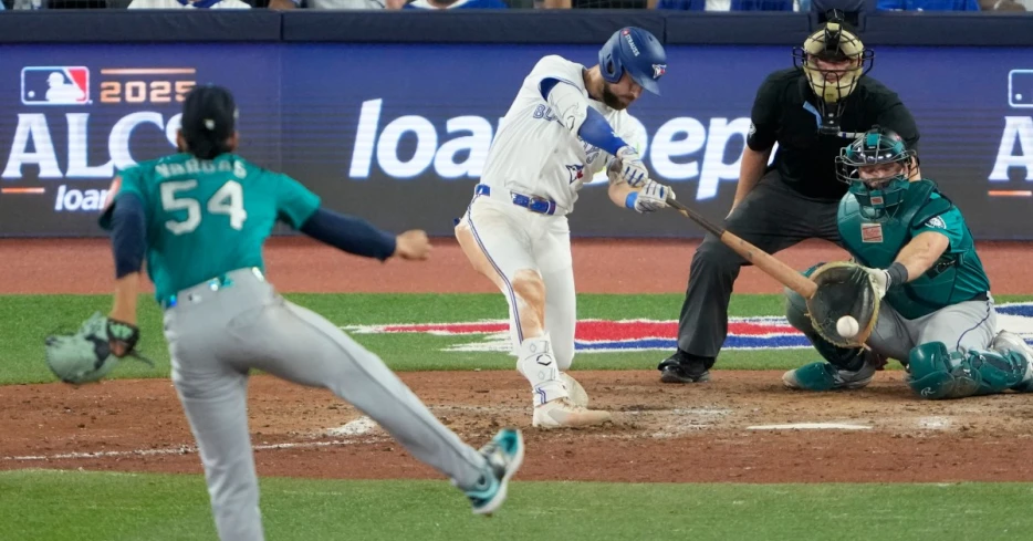 Mariners’ World Series bid to clash with Seahawks vs. Texans