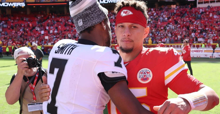 The Chiefs are favorites to win the AFC West heading into Week 8.