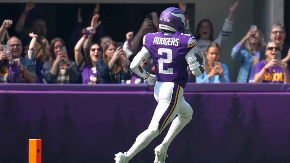 Vikings’ Isaiah Rodgers reveals racist comments from fans after rough game vs. Eagles