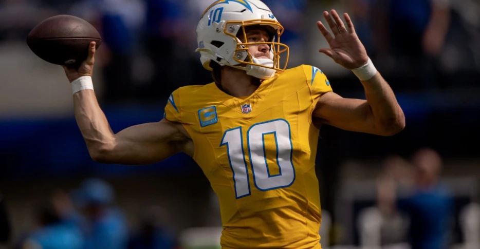 Chargers Power Rankings Roundup: Bolts fall after blowout loss