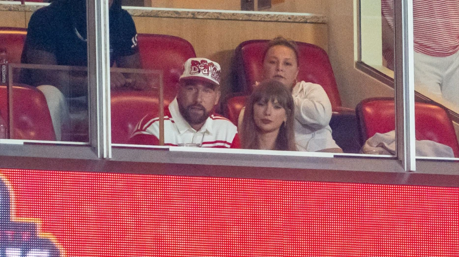 How Taylor Swift, Travis Kelce celebrated Chiefs-Raiders win