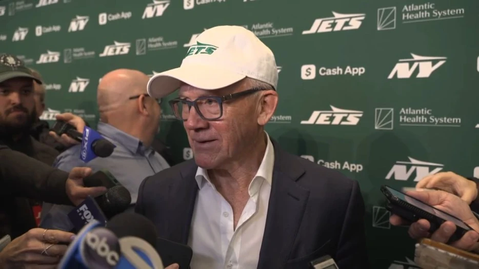 Jets Owner Seems To Regret Losing Aaron Rodgers For Justin Fields