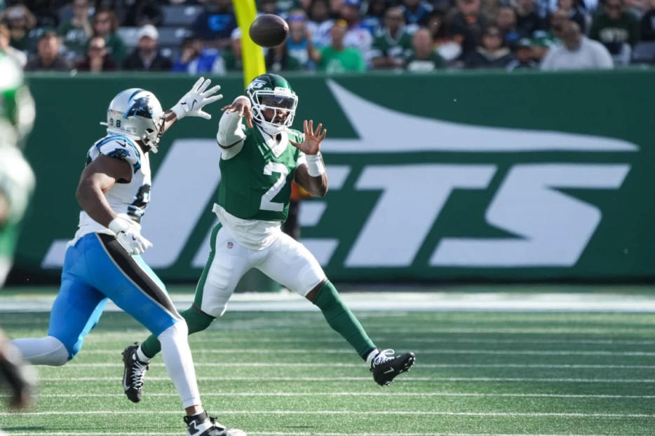 New York Jets Planning QB Change After Woeful Justin Fields Performance