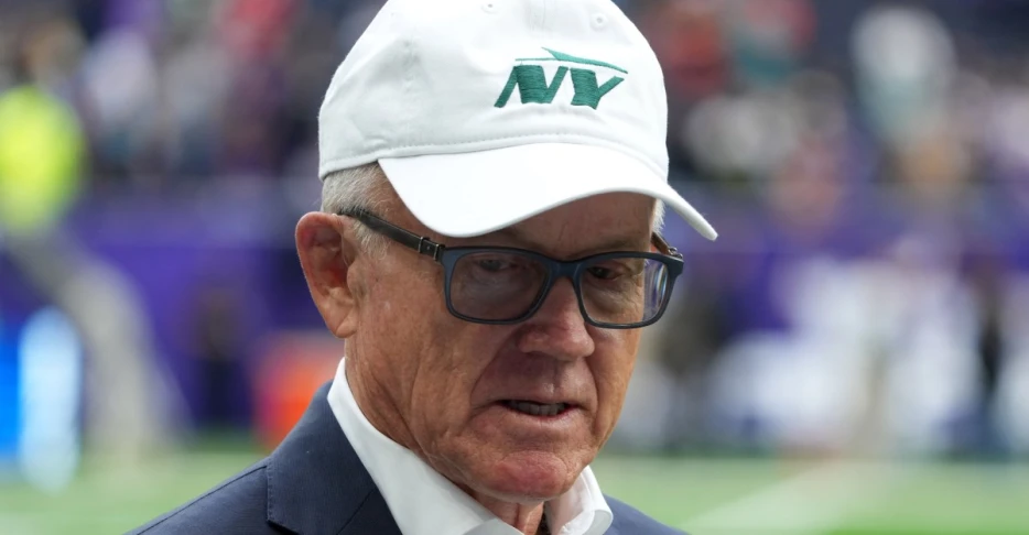 NY Jets: Woody Johnson rips Justin Fields at NFL’s League Meeting