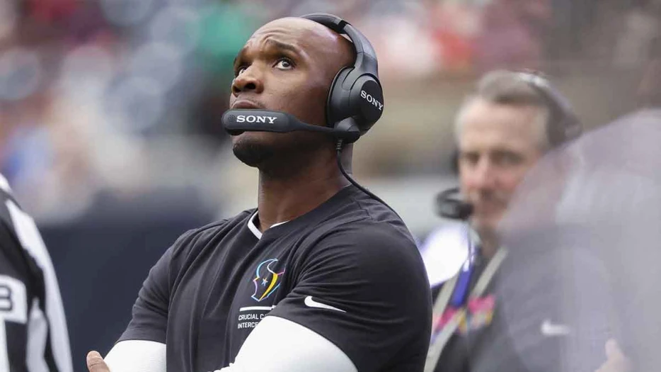 Texans’ DeMeco Ryans biting the bullet for dreadful offensive game vs. Seahawks