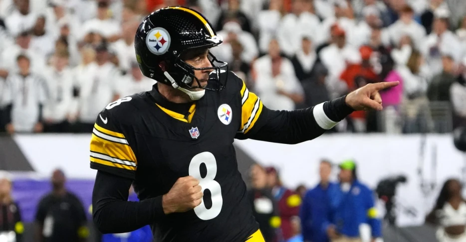 Tuesday Cheese Curds – Aaron Rodgers looms, like it or not