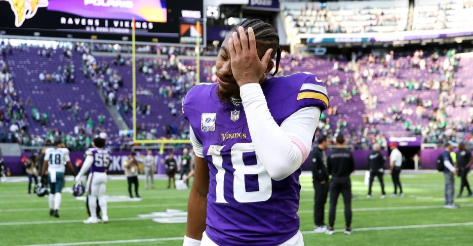 Vikings’ 28-22 Eagles Loss: Wentz Struggles, Flores D &amp; Fixable Flaws?