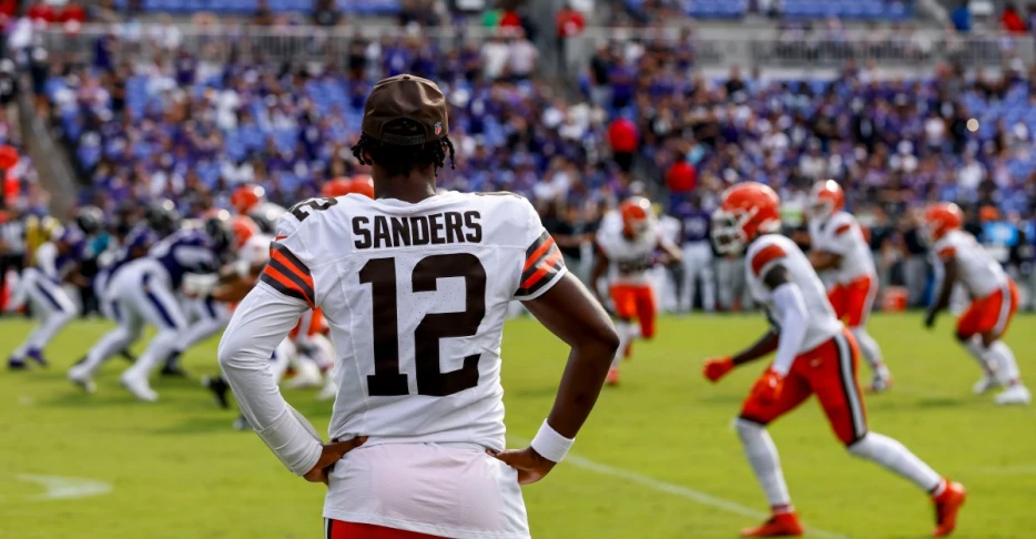 Browns win but lack of passing game has some asking if it’s time for Shedeur Sanders