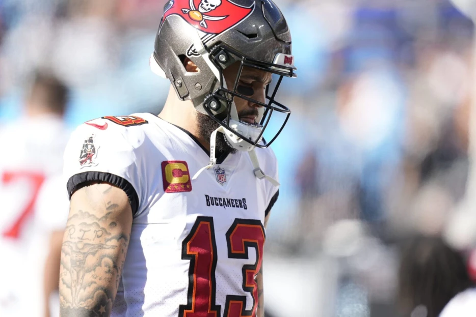 Buccaneers Officially Place WR Mike Evans On IR, Among Two Roster Moves