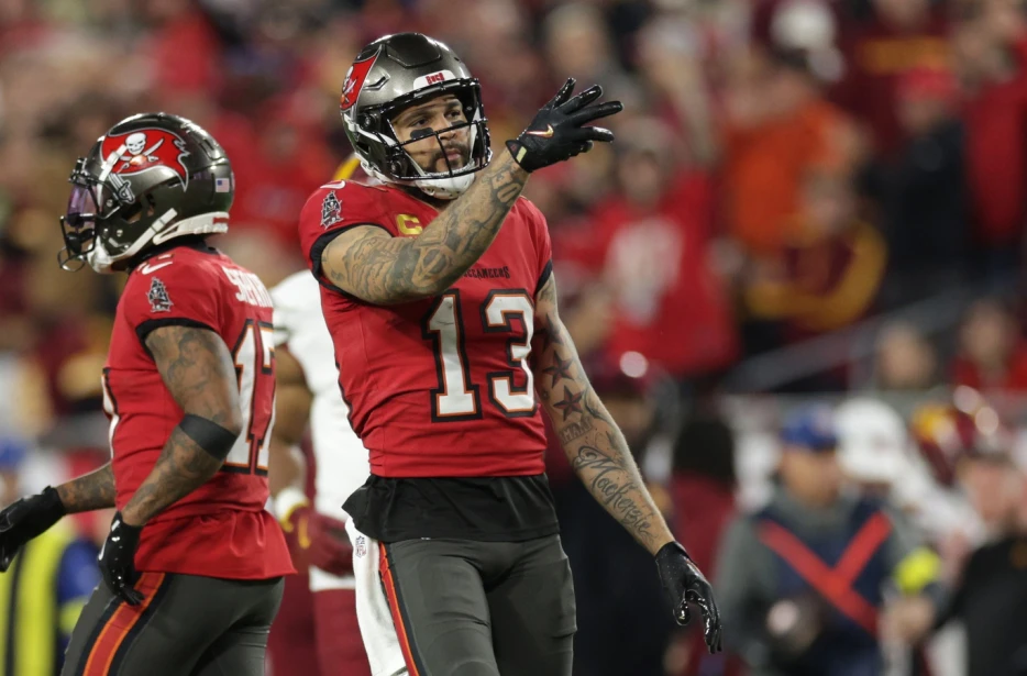 Buccaneers WR Mike Evans To Miss Eight Weeks With Broken Collarbone