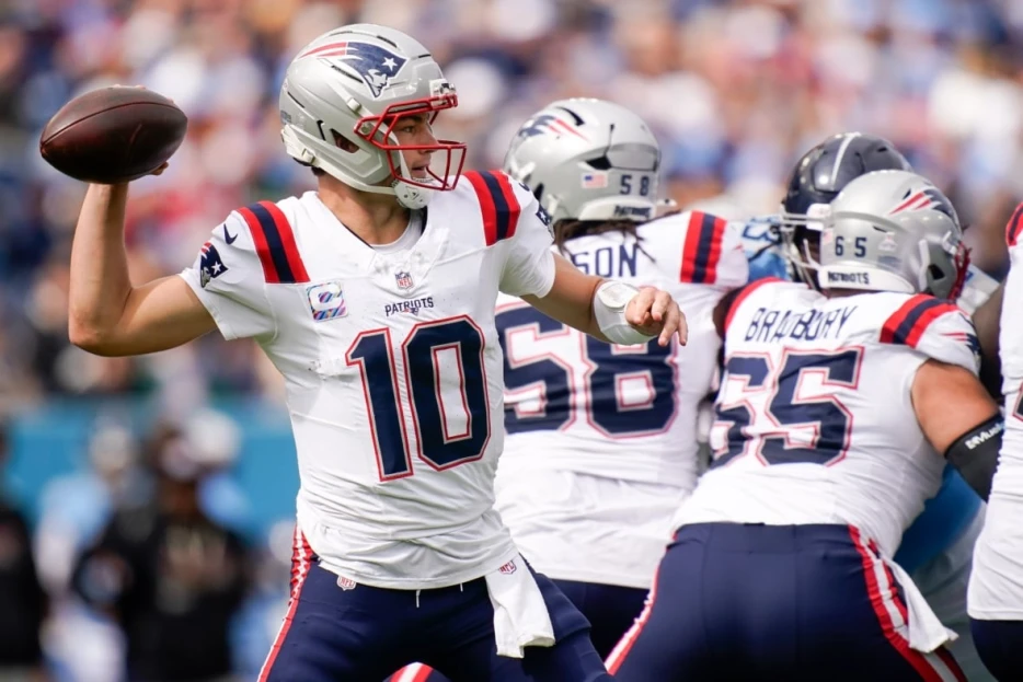 Former NFL QB Compares Drake Maye to Super-Bowl Winning Legend