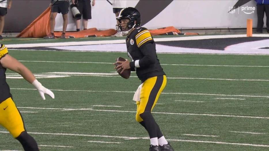 Insider: Steelers Could ‘Rethink’ 2026 QB Plans Because Of Aaron Rodgers