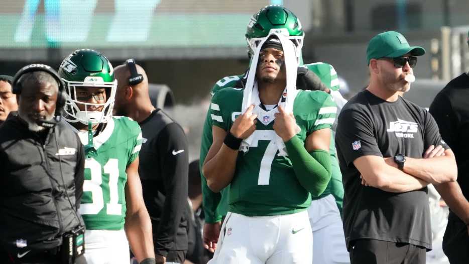 Jets Latest Humiliation Ritual: May Be Forced To Turn Back To Justin Fields Days After Owner Threw Him Under The Bus