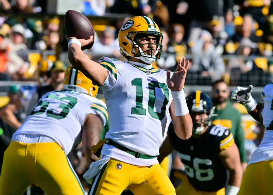 Packers Reveal Special Uniforms for Game vs. Steelers