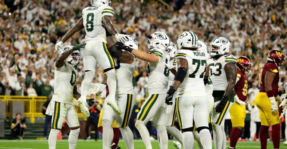 Packers to wear all whites vs. Steelers’ throwbacks