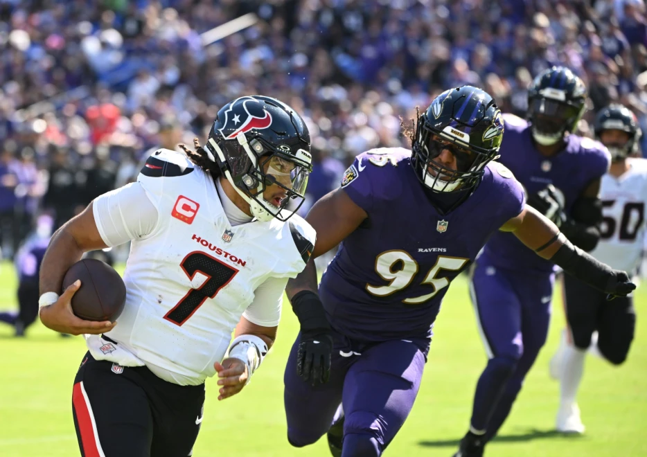 Ravens Placed OLB Tavius Robinson On IR