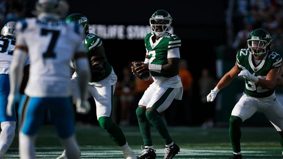 Tyrod Taylor injury throws a wrench into Jets’ Justin Fields benching dilemma