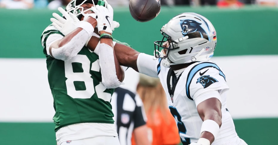 A swing and a miss: Rookie Arian Smith unable to steady weak wide receiver room