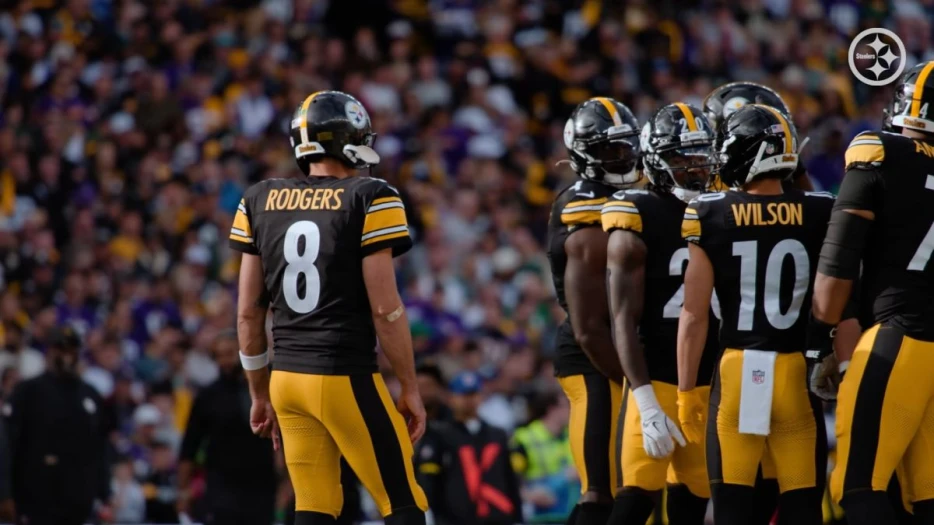 Aaron Rodgers Leads Weekly Player-Led Meetings For Steelers, DK Metcalf Says