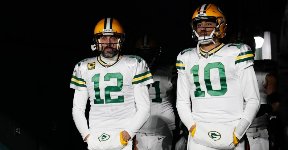 Aaron Rodgers plans on retiring as a Packer