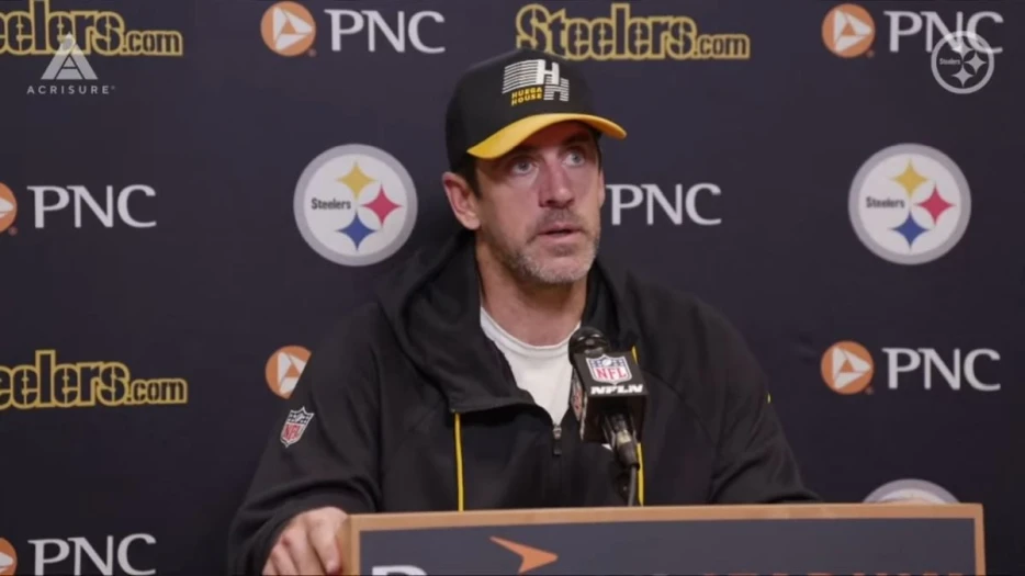 Aaron Rodgers Responds To Jordan Love’s Jersey Swap Request