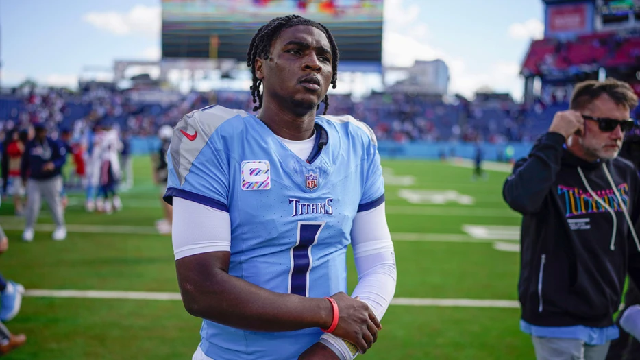 Titans’ Cam Ward roasts media after impromptu QB test