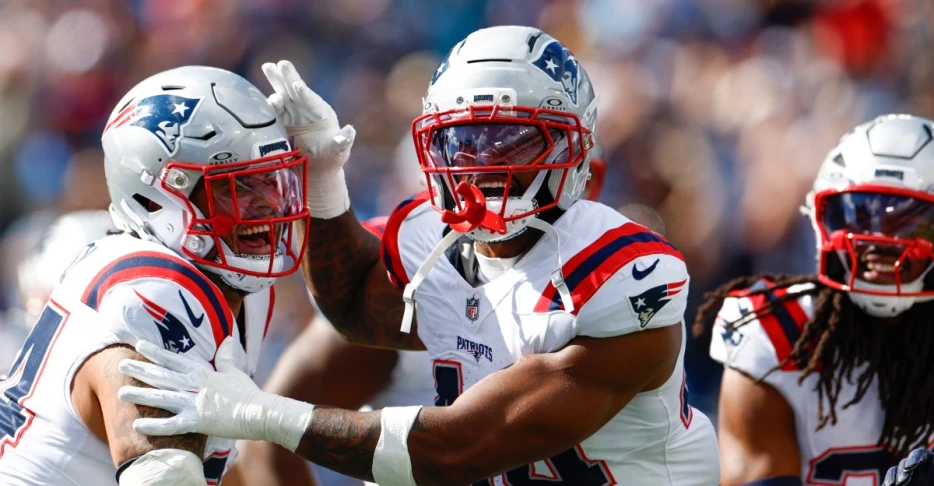 Who has the edge between the Patriots and Browns in NFL Week 8?