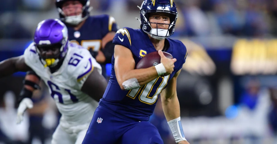 Chargers smoke Vikings, but lose key players to injury