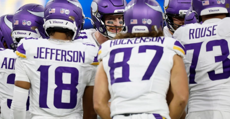 Minnesota Vikings at Los Angeles Chargers: Second Quarter Recap and Third Quarter Discussion