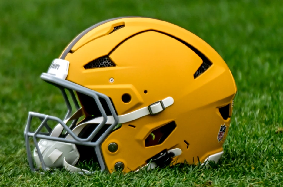 Steelers Sights & Sounds: DK Metcalf, Others Add Touch of Gold to Uniforms