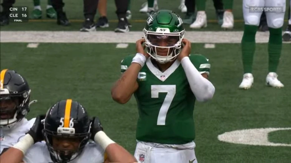 Back From The Bench: Justin Fields Named Jets Starter Following Tyrod Taylor’s Injury