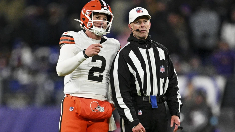 Browns Elevate Ex-Patriots QB Off Practice Squad Before Week 8