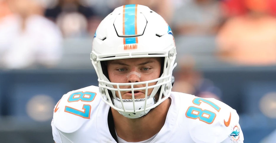 Dolphins elevate two from practice squad for Falcons game