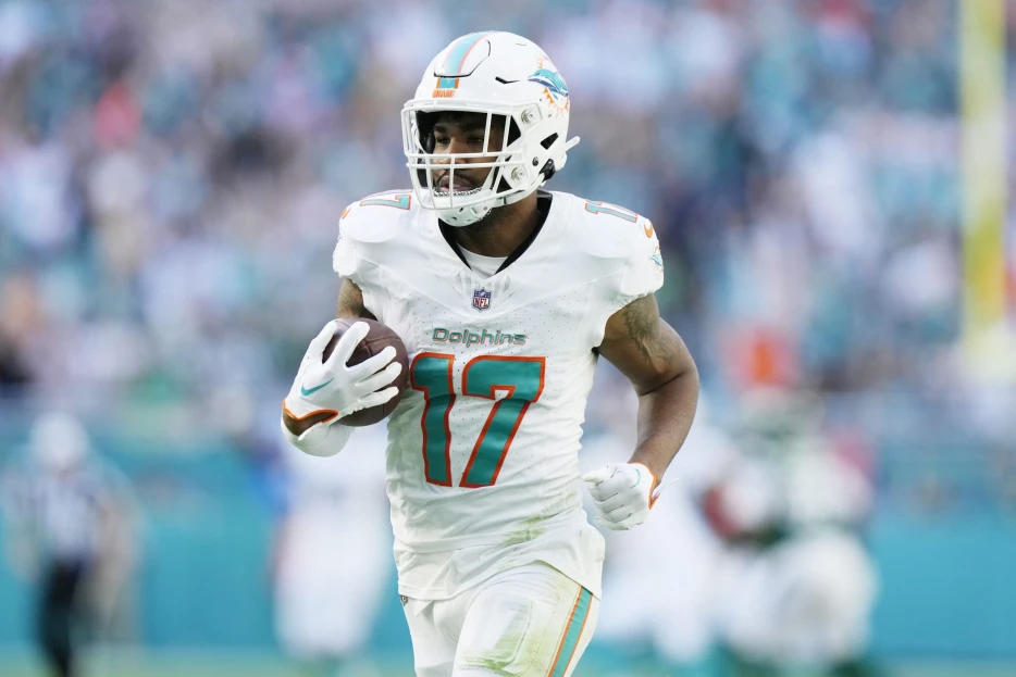 Insider Names Three WRs on Steelers’ Radar ahead of Trade Deadline