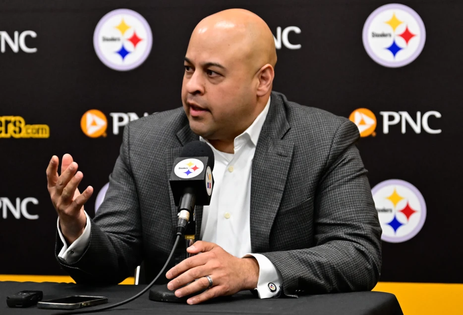 Report: Steelers Are Scouring the Earth for Wide Receiver Help