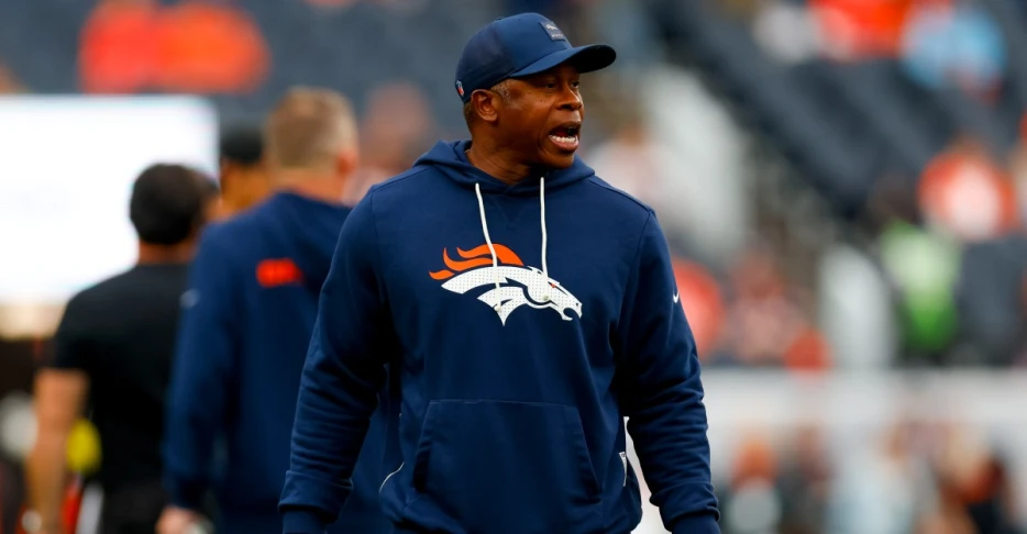 Dallas Cowboys scouting report: Breaking down the Broncos defense