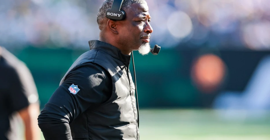 Jets fans are quickly losing confidence in Aaron Glenn