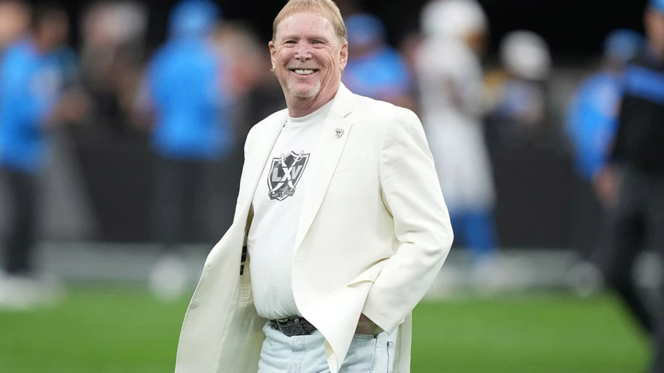 Raiders owner Mark Davis is sick of answering Maxx Crosby trade questions