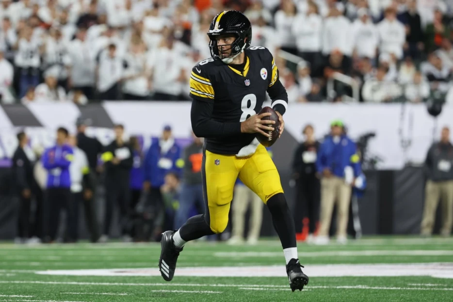 Report: Rumors Grow Aaron Rodgers Won’t Be One-and-Done with Steelers