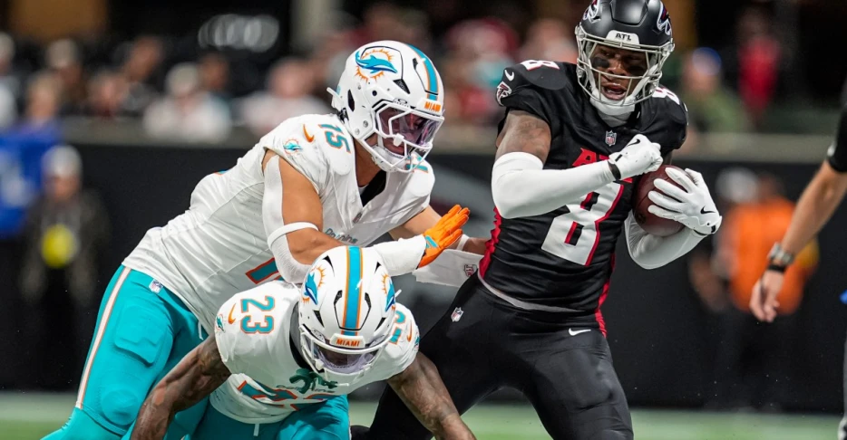 The Falcons flounder against the Dolphins in the Week 8 snap reactions