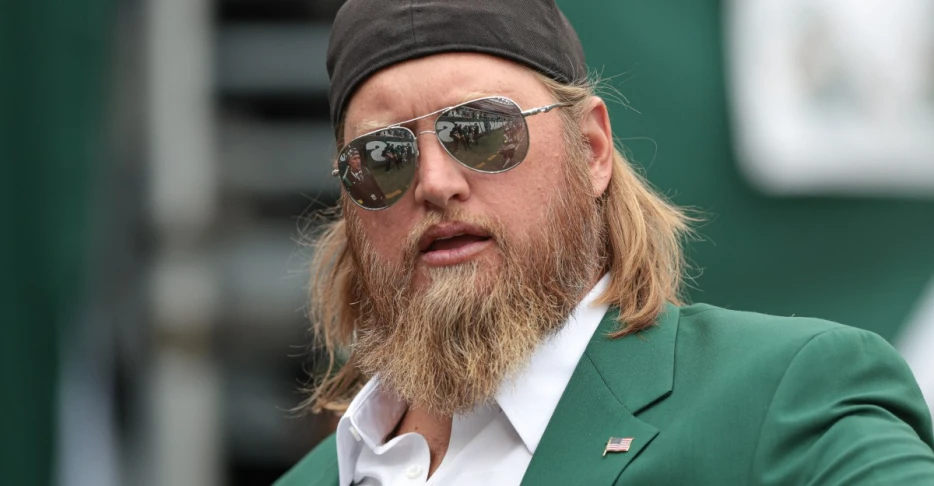 The Jets and their fans mourn the tragic passing of team legend Nick Mangold