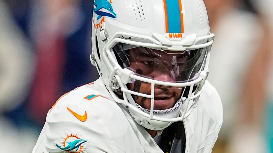 Tua Tagovailoa Plays With Only One Healthy Eye Even Though He Cannot See His Wide Receivers