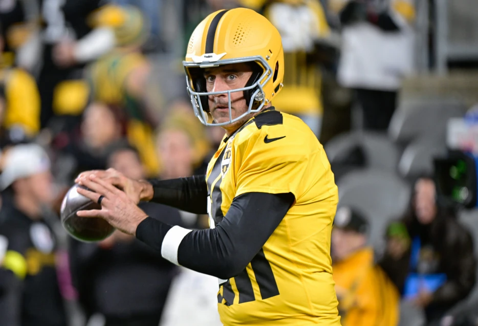 Aaron Rodgers Credits Packers Fans for Take Over at Acrisure