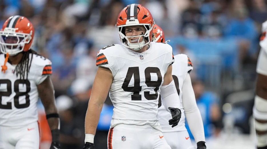 Brown’ prized rookie leaving locker room in a boot is another killer injury