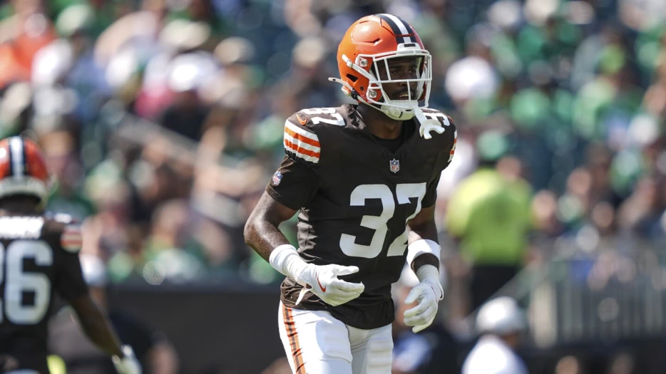 Browns elevate CBs Dom Jones, Tre Avery for Sunday's game