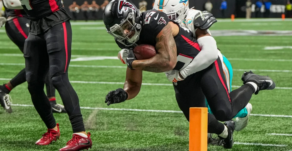 Falcons – Dolphins recap: Doom, gloom, and losing the room