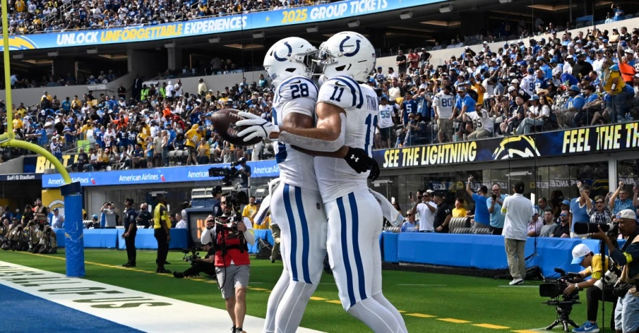Indianapolis Colts roll through Titans to stay on top of AFC playoff picture
