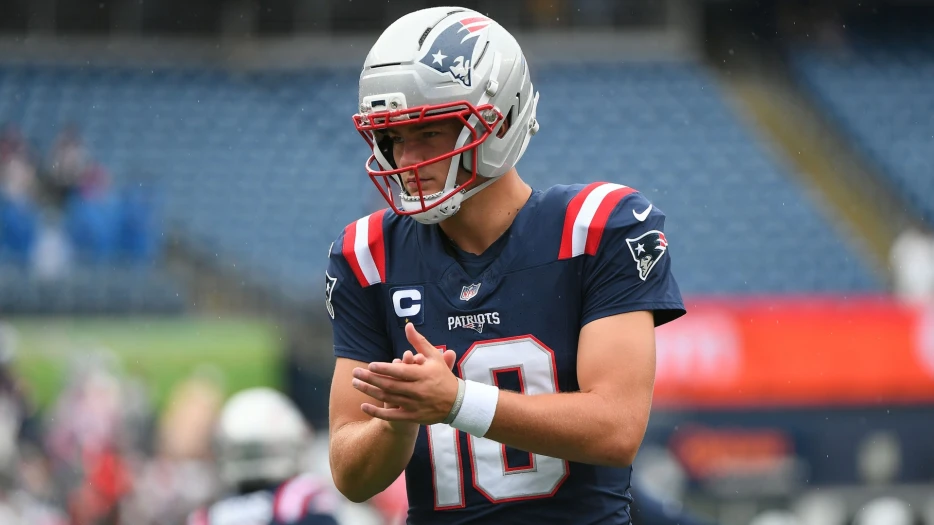 Patriots’ Drake Maye Shares Fun Moment With Tom Brady, Rob Gronkowski