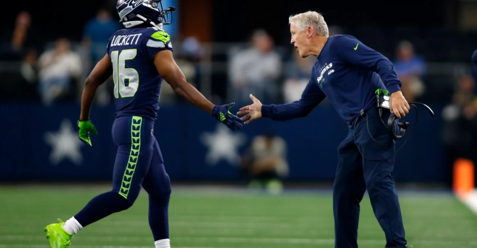 Raiders signing wide receiver Tyler Lockett